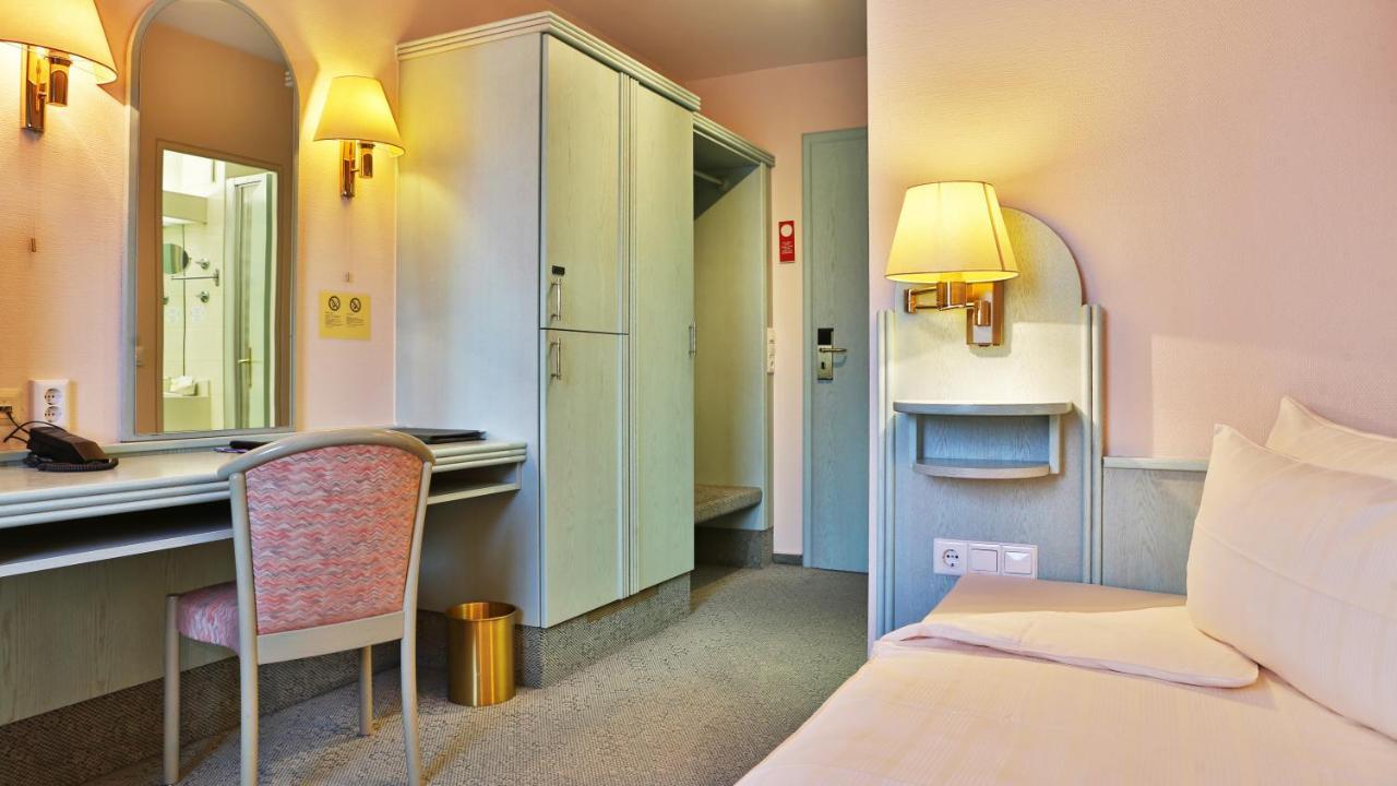 Hotel Zum Loewen Mörfelden-Walldorf Eksteriør bilde